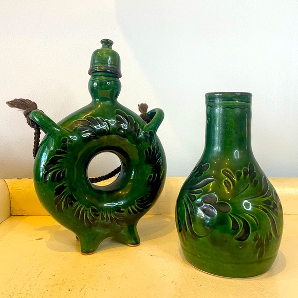 Ornate Vintage Green and Black Ring Decanter & Matching Vase/Carafe Set - Picture 1 of 8